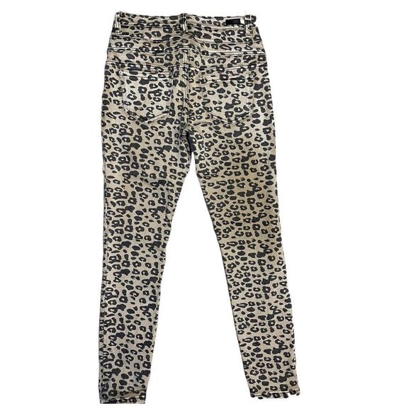 Almost Famous Women's Leopard Mid-Rise Skinny Jeans sz 9 - Picture 8 of 16